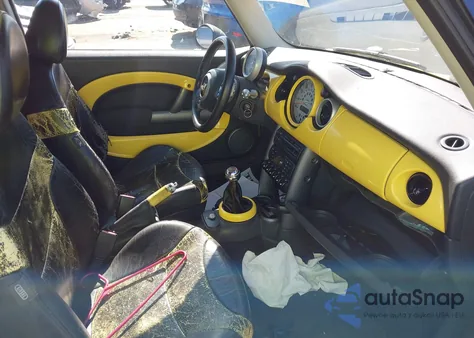 2004 Mini Cooper S z USA, uszkodzony, nr VIN WMWRE334X4TD77593